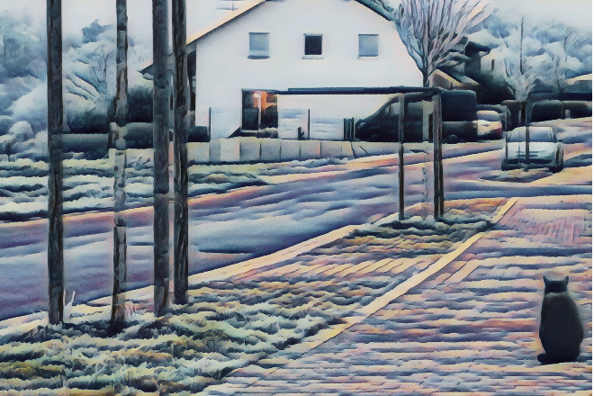 Das Foto zeigt eine Straße, im Hintergrund ein Haus und mehrere parkende Autos. Im Vordergrund rechts sitzt auf dem Gehsteig eine schwarze Katze, die man von hinten sieht. Das Foto wurde mit einem wasserfarbähnlichen Filter verfremdet, sodass es aussieht wie gemalt.